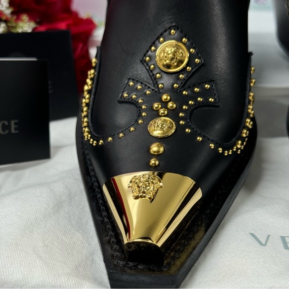 💎NO OFFERS $1900 TRIPLE MEDUSA STUDDED BOOTS - Picture 6 of 15